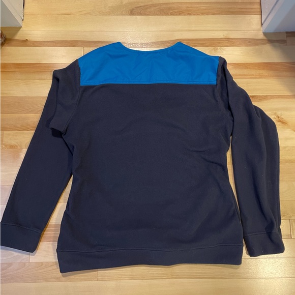 Men’s XL Cotopaxi two tone blue polar fleece crewneck sweater with snaps. - Picture 2 of 3